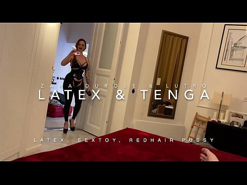 ❤️ Jaruma mai jajayen kaya sanye da rigar latex mai cin duri ❤️❌ Batsa kawai ﹏